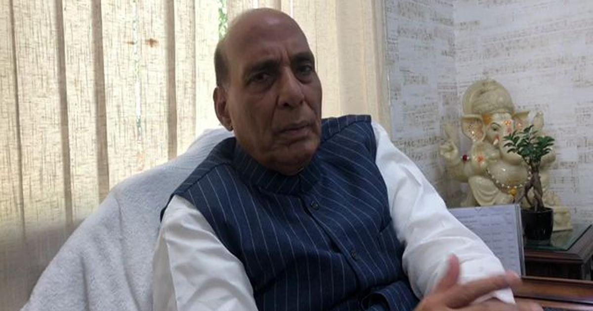 अब्दुल्ला, मुफ्ती की जल्द रिहाई के लिए प्रार्थना करता हूं : राजनाथ सिंह