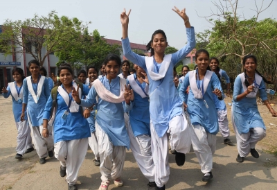 स्कूली छात्रों को जारी किए जाएंगे विशेष स्वास्थ्य कार्ड