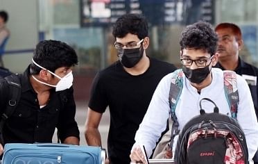 अमेरिका से आए किशोर की कोविड-19 जांच रिपोर्ट नकारात्मक
