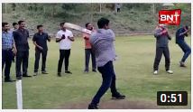 MP crisis Chouhan, Sharma play cricket at resort in Sehore