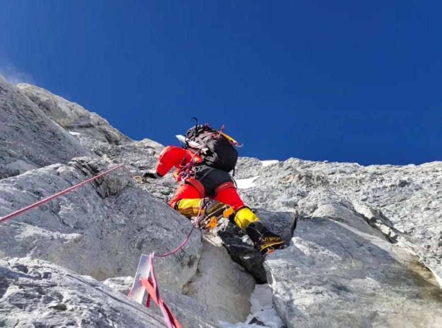 चीनी पर्वतारोही 27 मई को माउंट एवरेस्ट की चोटी पर पहुंचेंगे