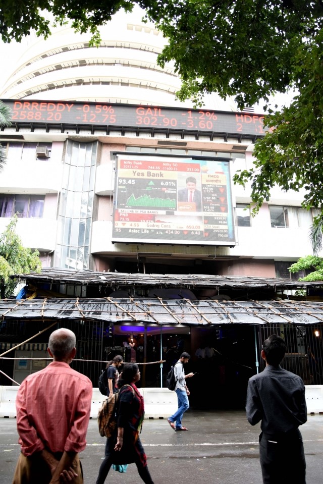 जोरदार लिवाली से 364 अंक चढ़ा सेंसेक्स, निफ्टी में 95 अंकों की बढ़त