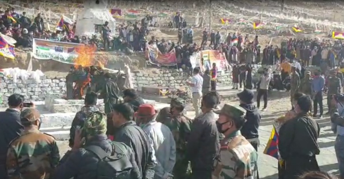 एसएफएफ के तिब्बती नायक का पूरे सम्मान के साथ अंतिम संस्कार