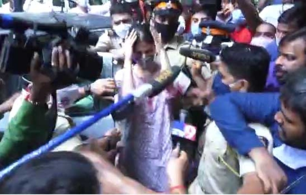 रिया से एनसीबी ने की 6 घंटे तक पूछताछ