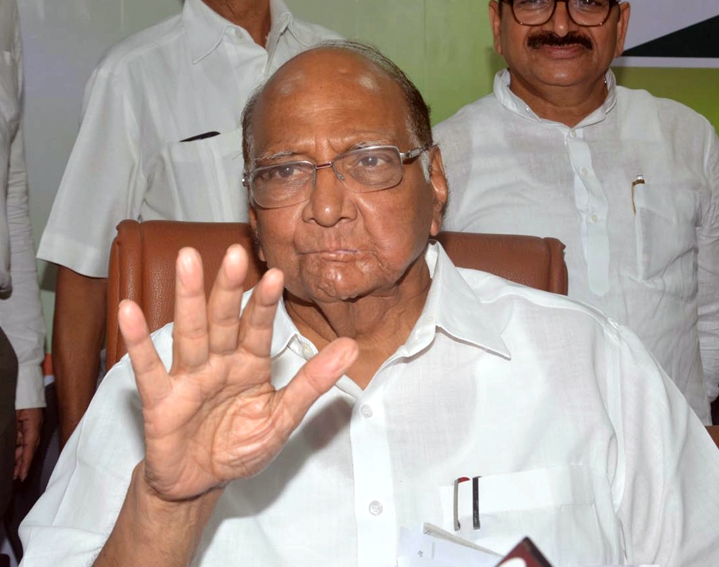 भाजपा पर बंगाल सरकार को अस्थिर करने का आरोप, जल्द ममता से मिलेंगे पवार