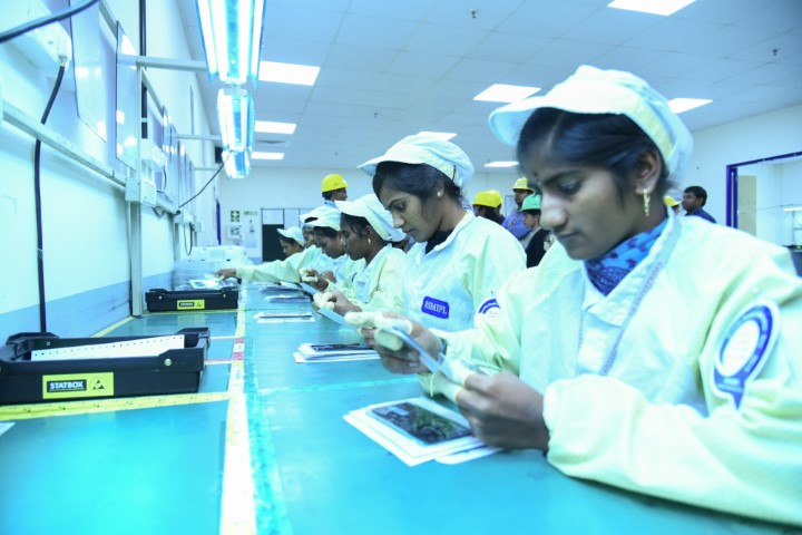 मोबाइल इंडस्ट्री ने जीएसटी दर में कटौती की मांग की