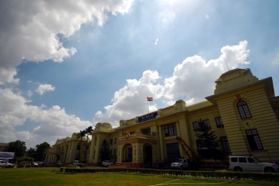 बिहार विधानसभा में सत्ता पक्ष और विपक्ष के विधायकों में धक्का-मुक्की
