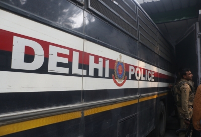 सिलेंडर के नाम पर फायर एंस्टीग्यूशर बेचने का खेल, दिल्ली पुलिस लगातार कर रही भंडाफोड़