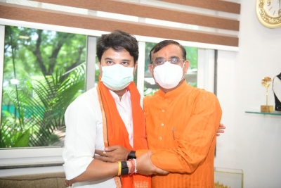 सिंधिया के भोपाल दौरे में दिखे सियासी और शिष्टाचार के रंग