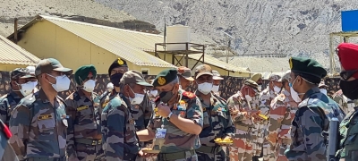 सीडीएस बिपिन रावत ने हिमाचल में एलएसी के साथ लगते अग्रिम क्षेत्रों का दौरा किया