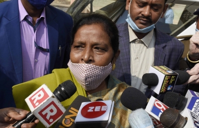 बिहार की उपमुख्यमंत्री के भाई पर जमीन हड़पने का आरोप