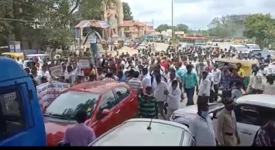 तुमकुरु दुष्कर्म पीड़िता को इंसाफ दिलाने की मांग को लेकर कर्नाटक में भारी प्रदर्शन