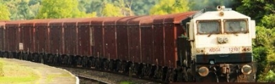 पंजाब में किसानों के विरोध प्रदर्शन को देखते हुए रेलवे ने 19 ट्रेनें रद्द कीं