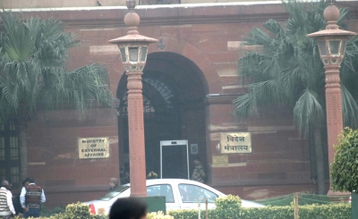भारत ने अफगानिस्तान में रह रहे भारतीयों को तुरंत लौटने को कहा