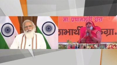 मोदी ने यूपी में पीएम-जीकेएवाई लाभार्थियों से वर्चुअली की बातचीत