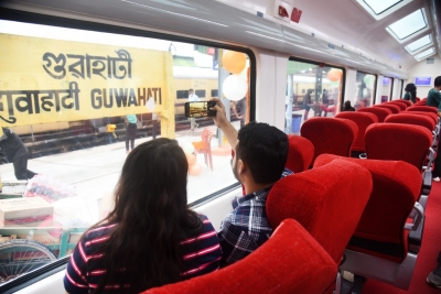 रेलवे ने असम, बंगाल में विस्टाडोम ट्रेन सेवा शुरू की