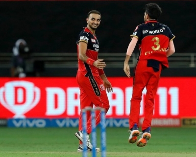 आईपीएल 2021 : हर्षल की हैट्रिक के दम पर आरसीबी ने मुंबई को 54 रनों से दी शिकस्त