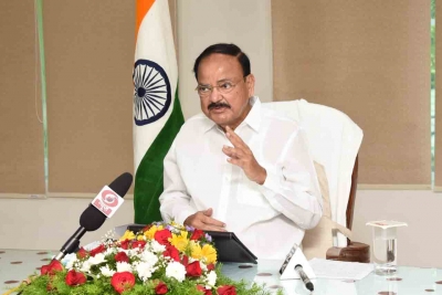 उपराष्ट्रपति ने सौर पैनल और भवनों के लिए वर्षाजल संचयन का किया आह्वान