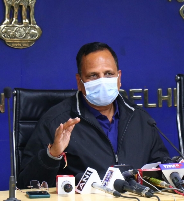 केंद्र ने दिल्ली सरकार की ‘जहां झुग्गी वहीं मकान’ योजना की धज्जियां उड़ाईं