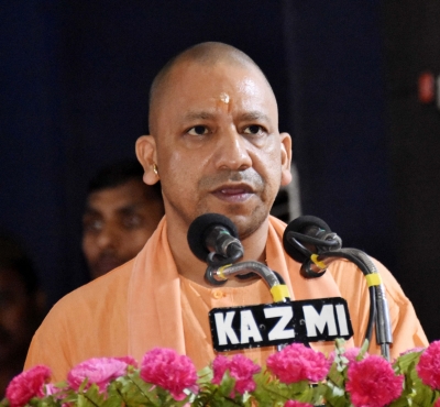 कोरोना में ट्विटर पर ज्ञान देने वालों को जनता देगी जवाब : योगी