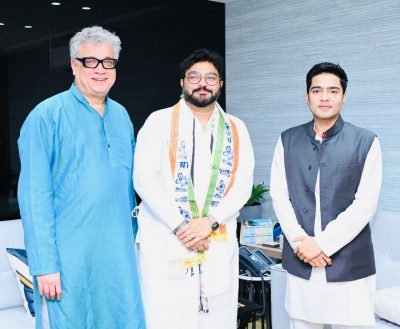 पूर्व बीजेपी मंत्री सुप्रियो देंगे सांसद पद से इस्तीफा, कहा- तृणमूल के प्रस्ताव को ठुकरा नहीं सकते