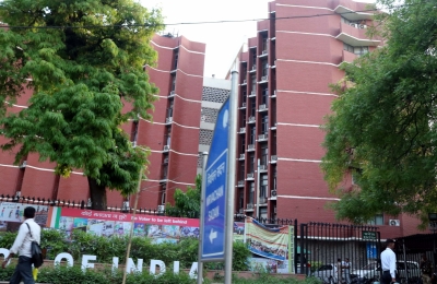 बंगाल उपचुनाव : भाजपा का चुनाव आयोग से आग्रह, केंद्रीय बलों की 90 कंपनियां तैनात करें