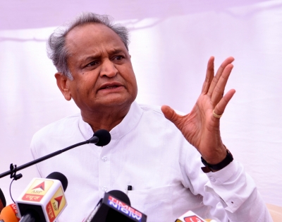 गहलोत ने डेल्टा प्लस एवाई.4.2 पर चिंता जताई, केंद्र से एसओपी जारी करने को कहा
