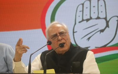 यह पहली बार नहीं है, जब बंटने के कगार पर है कांग्रेस