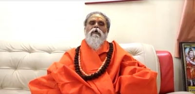आनंद गिरि, 2 अन्य के खिलाफ चार्जशीट दाखिल