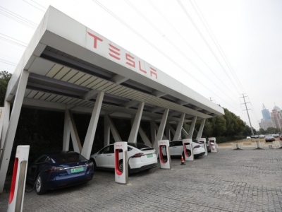 टेस्ला ने एस/एक्स के ऑर्डर की डिलीवरी की समयसीमा 2023 तक बढ़ाई