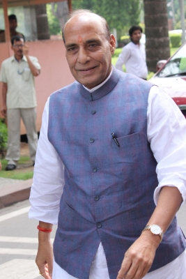 राजनाथ, योगी ने रखी ब्रह्मोस इकाई की आधारशिला