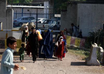 तेहरान ने ईरान में अफगान शरणार्थियों की बढ़ती तादाद के बीच अंतर्राष्ट्रीय मदद की मांग की