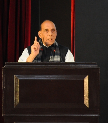 सुरक्षा चुनौतियों के मद्देनजर भारत रक्षा तकनीकों के लिए अन्य देशों पर निर्भर नहीं रह सकता: राजनाथ सिंह