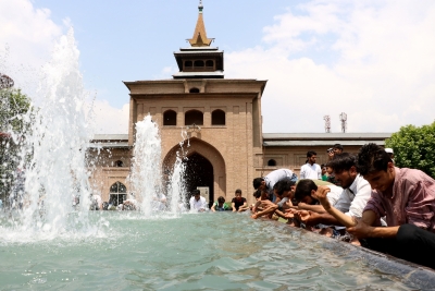 कश्मीर: कोविड संबंधी एहतियाती उपायों के लिए लोगों को जागरूक करेंगे मस्जिदों के इमाम