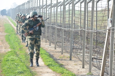 खराब मौसम के बावजूद जम्मू-कश्मीर में हाई अलर्ट पर बीएसएफ, जम्मू सीमा पर जारी रहेगा ‘ऑपरेशन सर्द हवा’