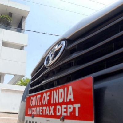 100 करोड़ रुपये की टैक्स चोरी के मामले में होटल कंपनियों पर आयकर विभाग का छापा
