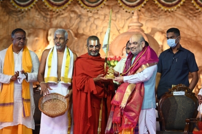 अमित शाह पहुंचे हैदराबाद, किए स्टैच्यू ऑफ इक्वेलिटी के दर्शन