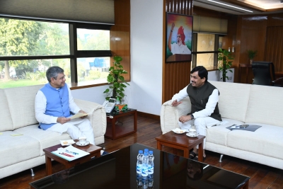 रेल मंत्री अश्विनी वैष्णव से मिले शाहनवाज, बिहार को 5 शक्ति कार्गो टर्मिनल देने की रखी मांग