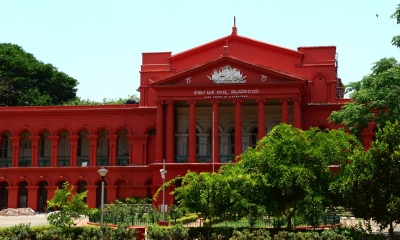 हिजाब विवाद : कर्नाटक हाईकोर्ट ने वकील से शुक्रवार तक दलीलें पूरी करने को कहा