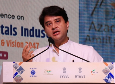 आने वाले वर्षो में हवाई यात्रियों की संख्या दोगुनी होकर 40 करोड़ होने की उम्मीद: सिंधिया