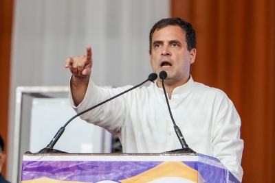 राहुल गांधी : राष्ट्रीय ध्वज पर हमले हो रहे हैं