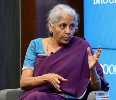 निर्मला सीतारमण वाशिंगटन में जापानी वित्तमंत्री से मिलीं, आर्थिक सहयोग पर की चर्चा
