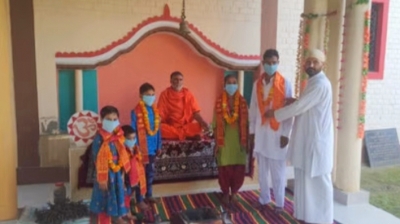 यूपी में मुस्लिम परिवार के 5 लोगों ने अपनाया हिन्दू धर्म