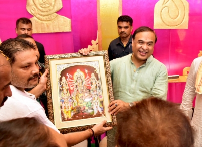 सरकार को दुर्गा पूजा समितियों को चंदा नहीं देना चाहिए : असम सीएम