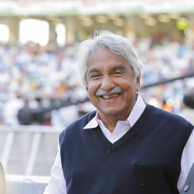 ओमेन चांडी इलाज के लिए जर्मनी रवाना