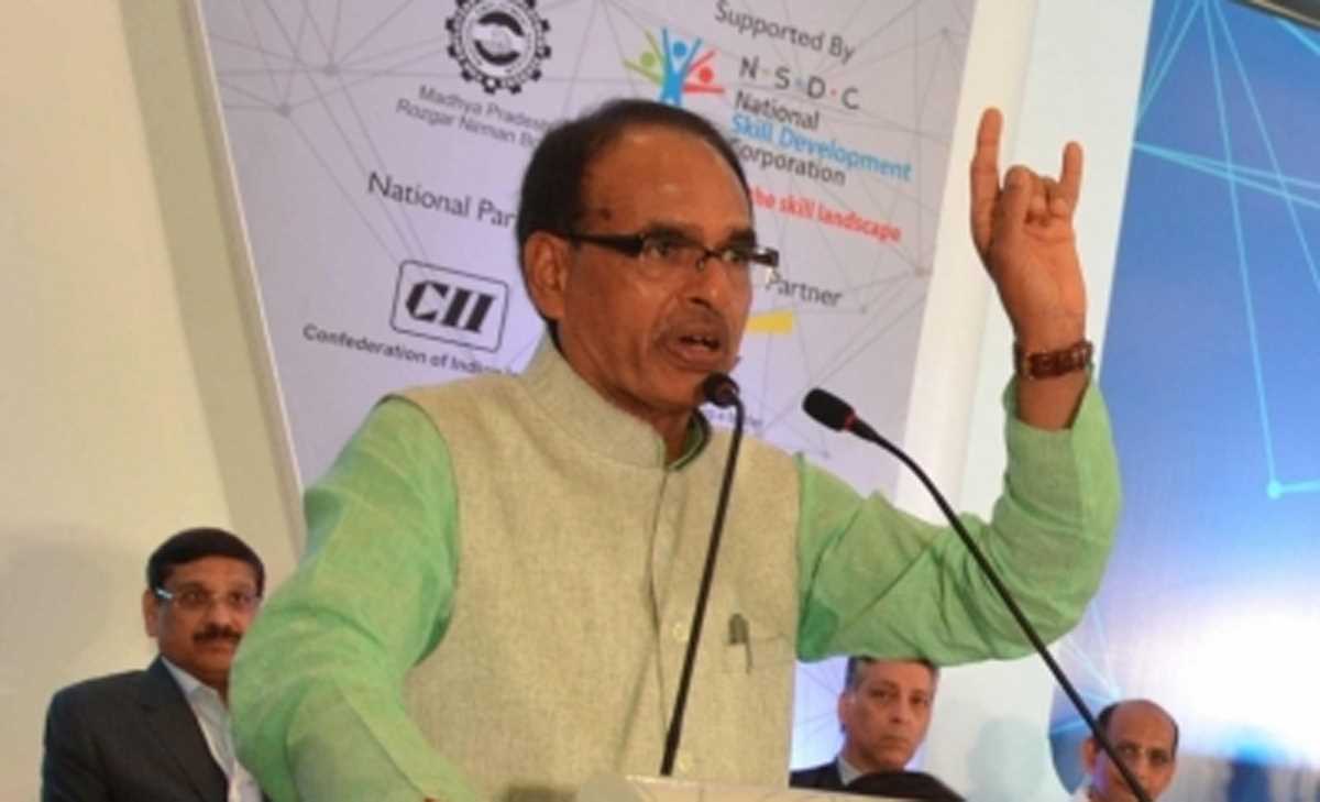 खाद की कमी नहीं, नियमित आ रहा स्टॉक : सीएम शिवराज