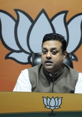 ‘छेड़छाड़ वाली क्लिप’ को लेकर संबित पात्रा के खिलाफ मानहानि का मामला दर्ज करेगी आप