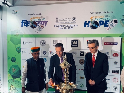 राष्ट्रीय विज्ञान केंद्र में ‘वैक्सीन इंजेक्शनिंग होप’ प्रदर्शनी का उद्घाटन