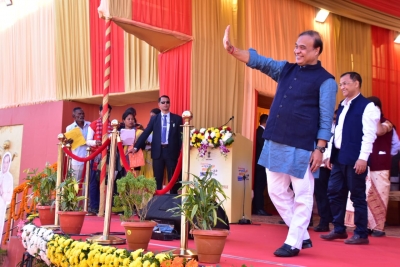 असम सीएम ने धान के खेत में स्थानीय लोगों संग किया लंच, गोलाघाट जिले को दी करोड़ों की सौगात