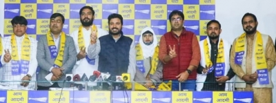 कांग्रेस को लगा बड़ा झटका, दिल्ली कांग्रेस के उपाध्यक्ष और दो नवनिर्वाचित पार्षद आप में शामिल हुए